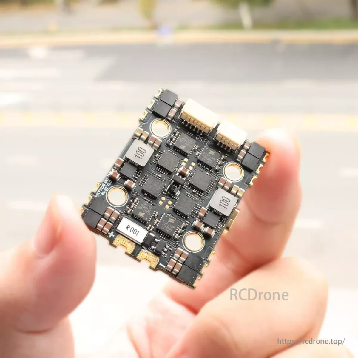 Контроллер полёта HAKRC F7220 BL32 40A AIO с 32-бит ESC, STM32F722, 2–6S, 20x20мм, барометр, Blackbox Контроллер полёта HAKRC F7220 BL32 40A AIO с 32-бит ESC, STM32F722, 2–6S, 20x20мм, барометр, Blackbox