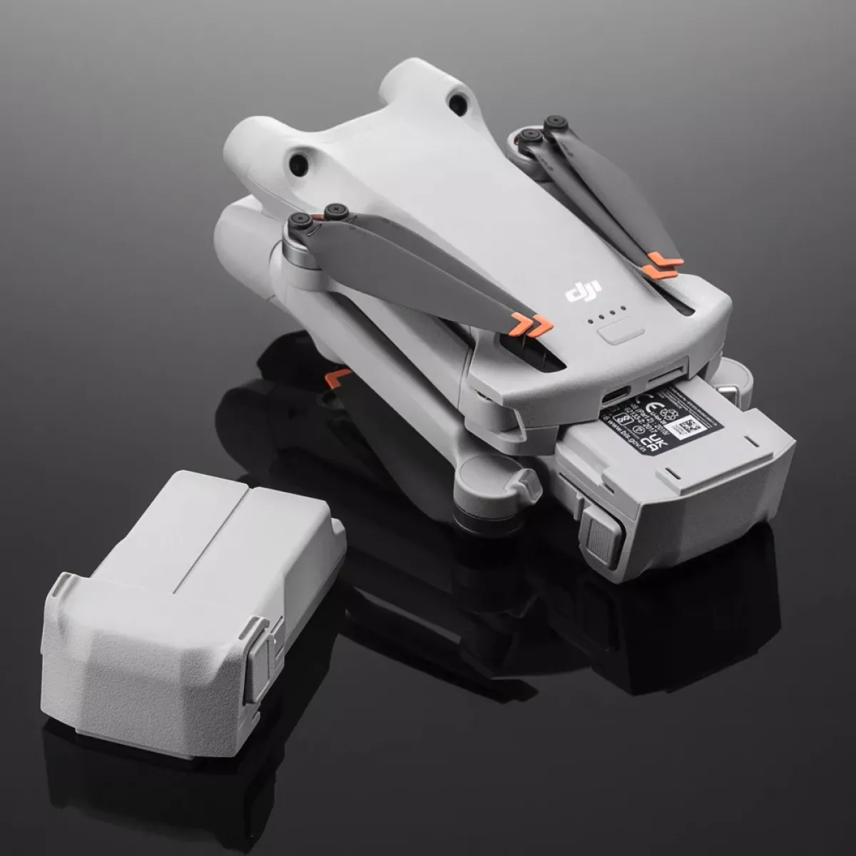 Аккумулятор DJI Mini 4 Pro Intelligent Flight Battery Plus для дронов DJI Mini 3/4 Pro, до 47 мин. Аккумулятор DJI Mini 4 Pro Intelligent Flight Battery Plus для дронов DJI Mini 3/4 Pro, до 47 мин.